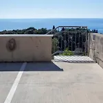 Beta With Sea View Apartman *