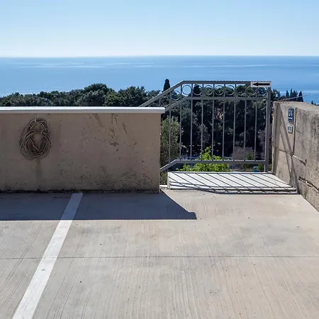 Beta With Sea View Apartament *